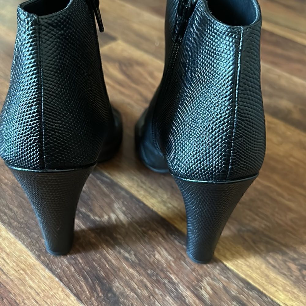 VINCE sansa embossed boots size 7 - Picture 9 of 10
